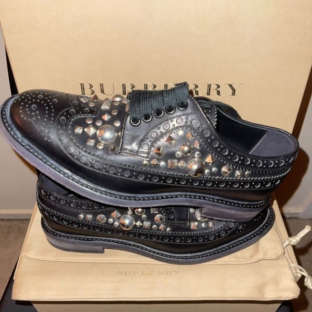 Never worn Burberry Alexton LEDT   Retail price $400